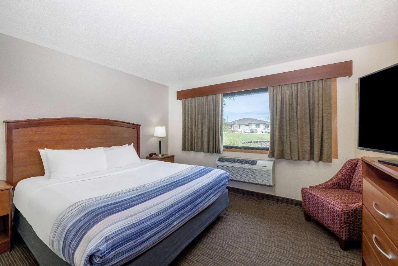 Americinn By Wyndham Dickinson Ngoại thất bức ảnh