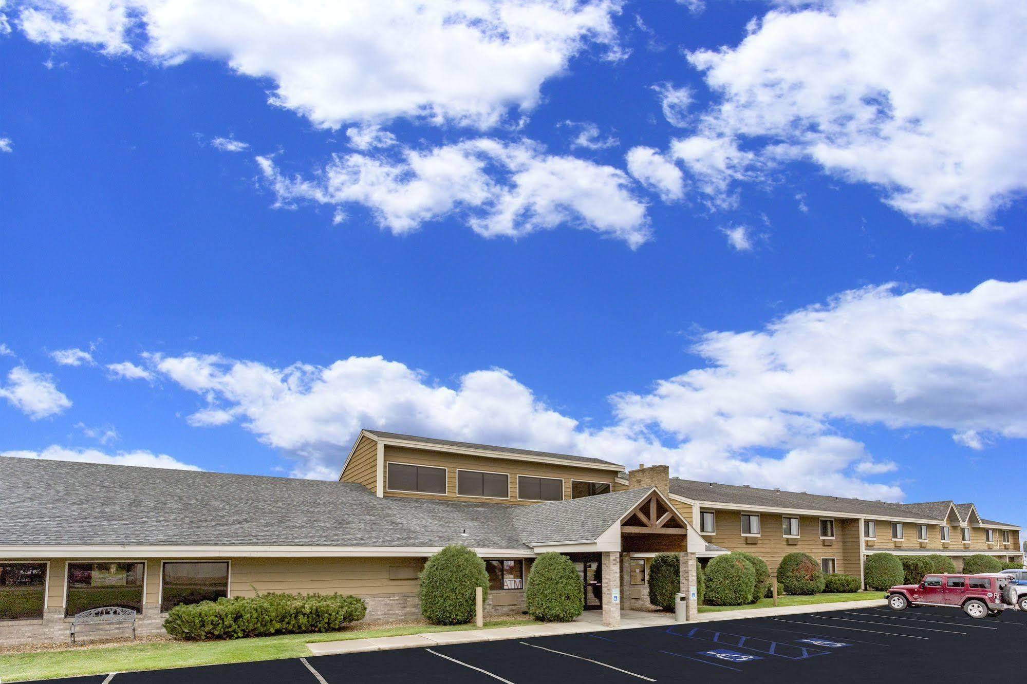 Americinn By Wyndham Dickinson Ngoại thất bức ảnh