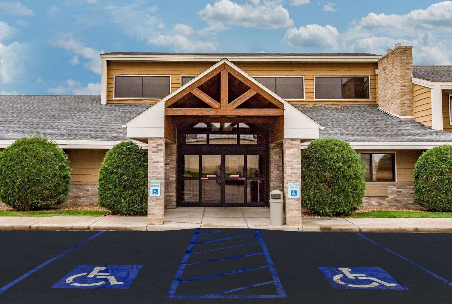 Americinn By Wyndham Dickinson Ngoại thất bức ảnh
